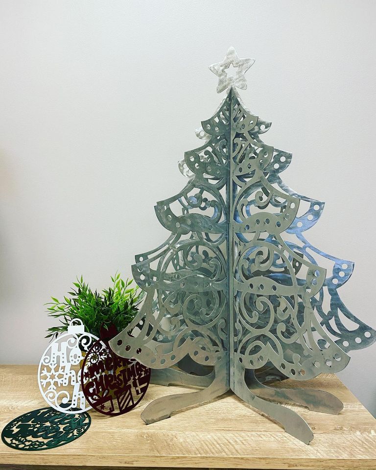 3D Star Topped Christmas Tree